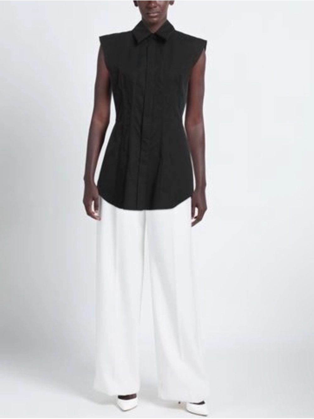 SPORTMAX Sleeveless Black Collared Button-Front shirt. Size 42 (8). - Picture 3 of 3